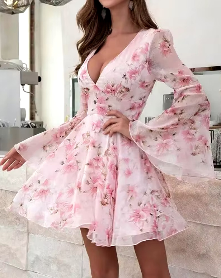 Elegantes Langarm Chiffon Kleid für Gäste Kurz in Rosa mit&nbsp;Blumenmuster