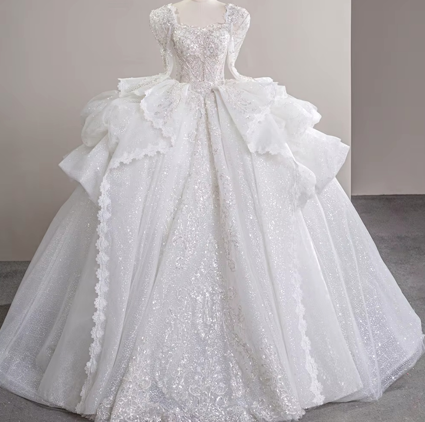 Luxus Prinzessin Brautkleid Caroline mit Pailletten Rüschen Applikationen