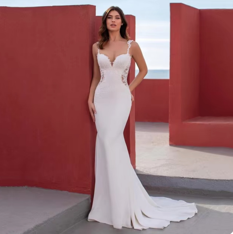 Sexy Spaghettiträger Fit and Flare Brautkleid Clea mit Illusion Ausschnitt am&nbsp;Rücken