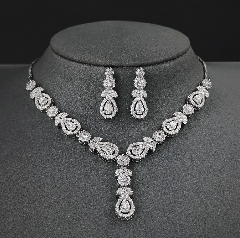 Brautschmuck Set Dora Halskette mit Ohrringe im Set&nbsp;Silber