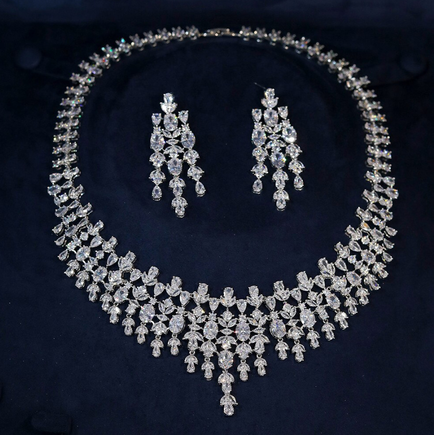 Brautschmuck Set Dorisa Blumenmuster Halskette mit&nbsp;Ohrringe