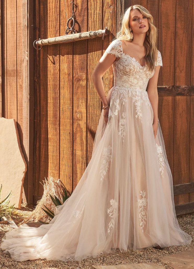A Linie Boho Brautkleid Chandra mit Tüll Spitze und&nbsp;Schleppe