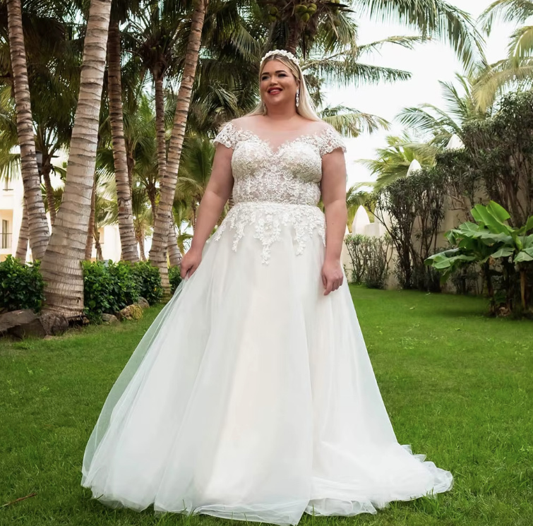 A Linie Kurzarm Brautkleid Christiane mit Applikationen&nbsp;Bodenlang