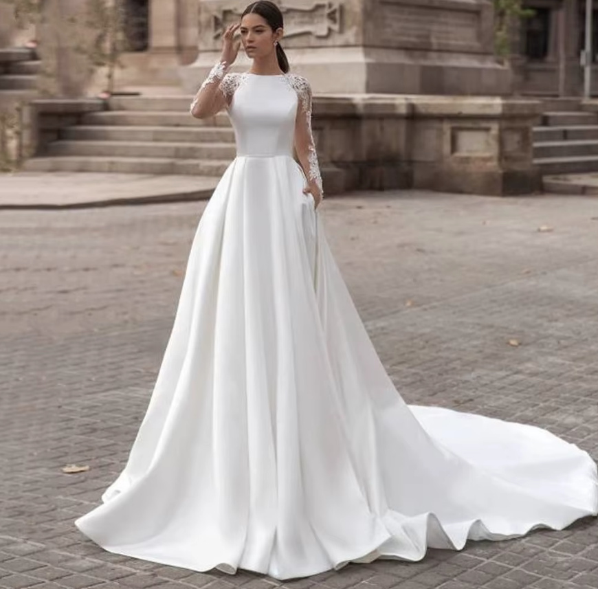 A Linie langarm Brautkleid Caren mit Tattoo Spitze und&nbsp;Schleppe