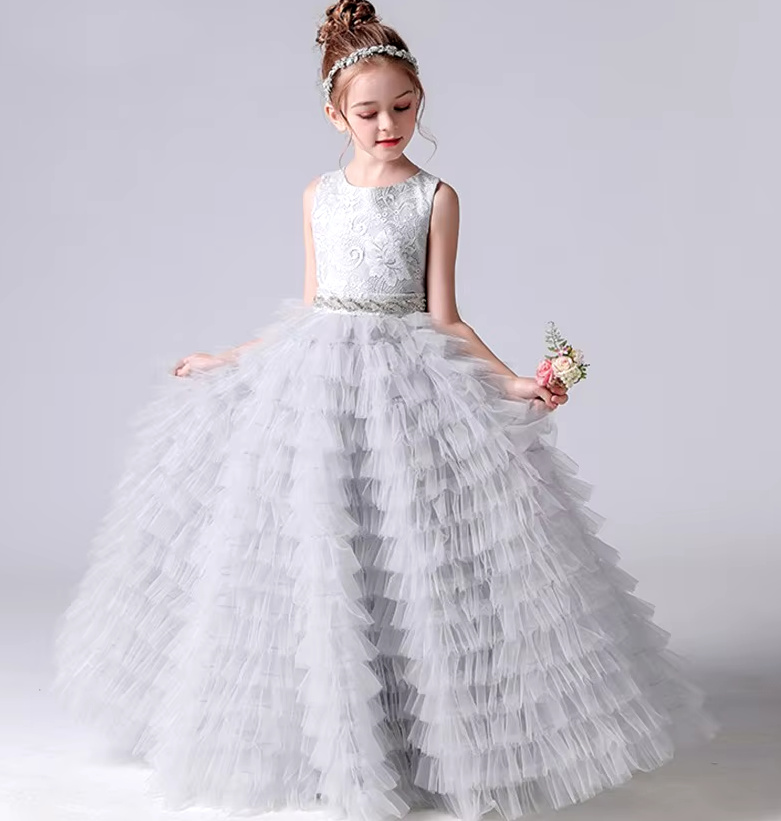 Ärmelloses A Linie Tüll Blumenmädchenkleid Bodenlang in Silber mit&nbsp;Spitze