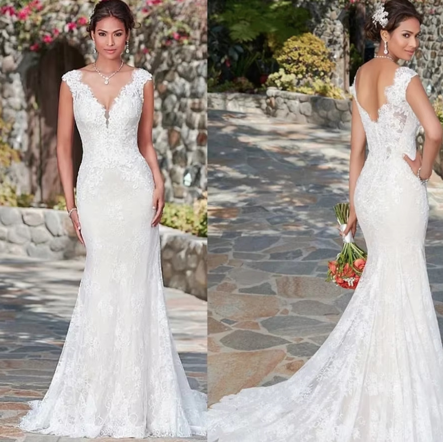 Ärmelloses Fit and Flare Brautkleid Colleen mit Spitze und&nbsp;Schleppe