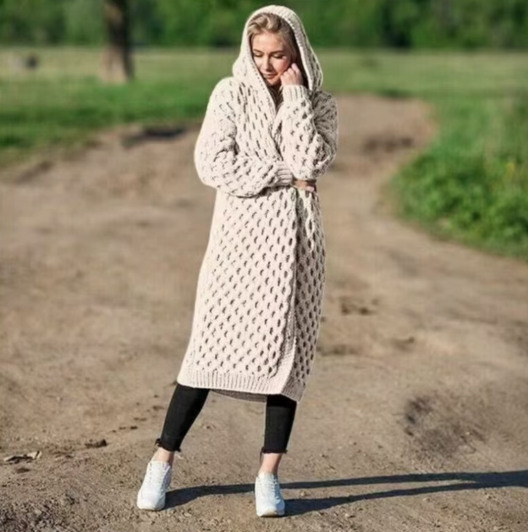 Dicke Warme Strickjacke Christiane mit Kapuze&nbsp;Weiß