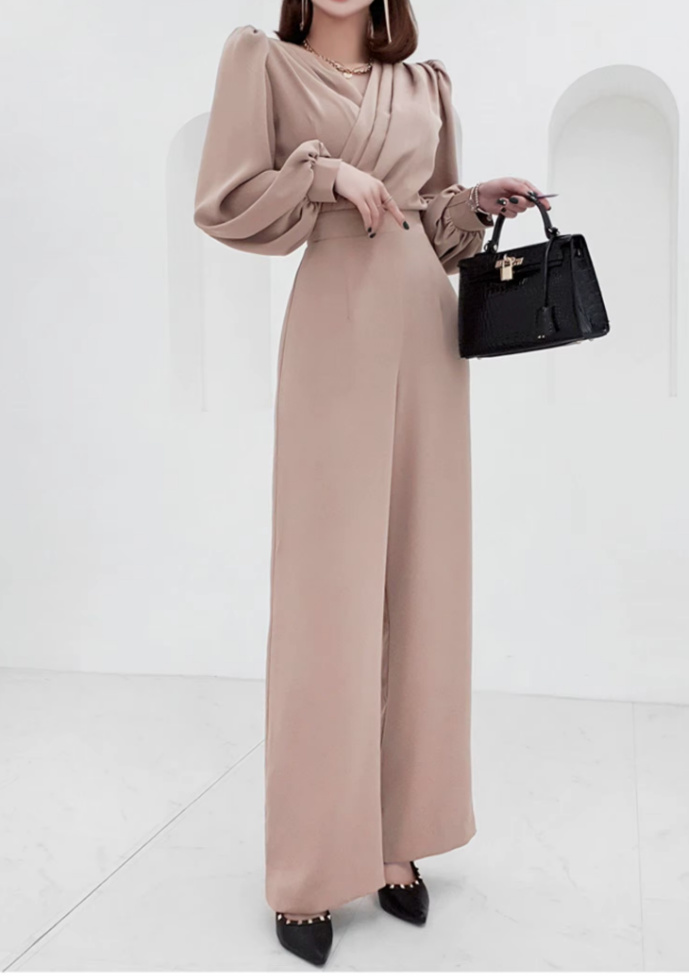 Eleganter Langarm Jumpsuit Onepice Einteiler mit V Ausschnitt in&nbsp;Beige