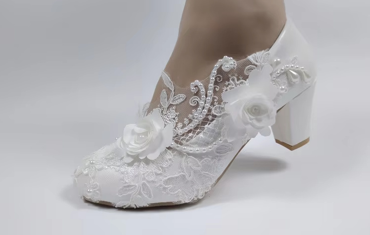 Hochzeitsschuhe Pumps Brautschuhe Dido mit Spitze und&nbsp;Blumen