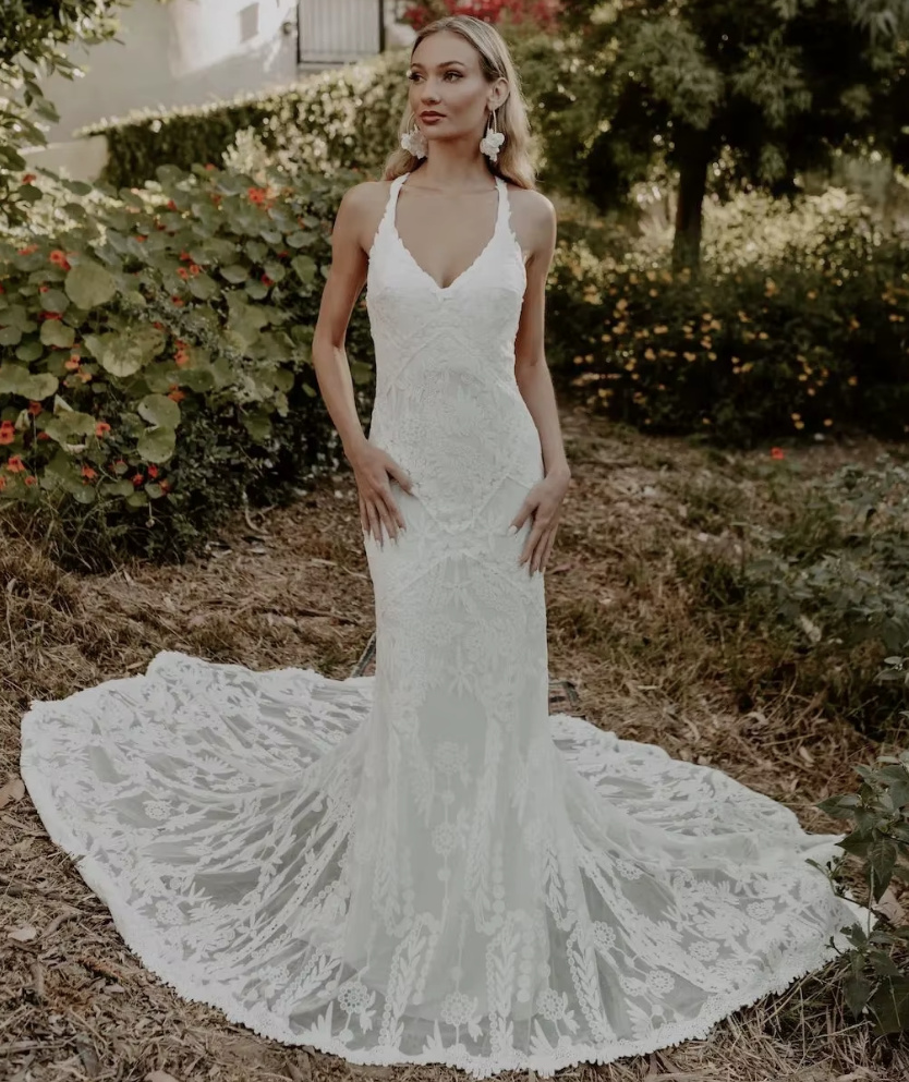 I Linie Boho Style Brautkleid Dala aus Spitze mit Schleppe und&nbsp;Kreuzträger