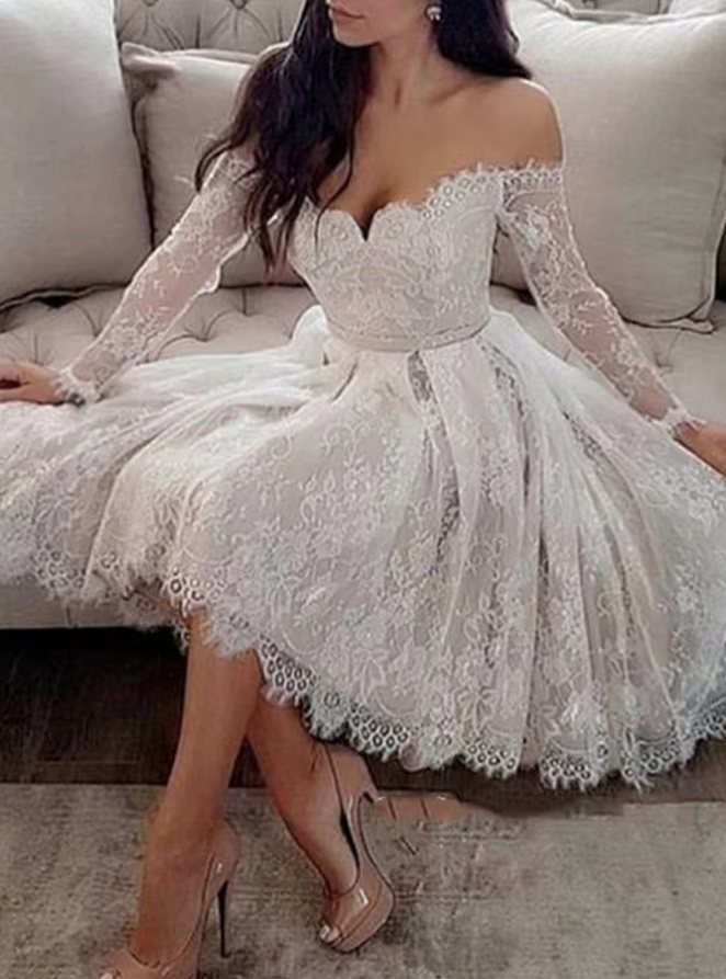 Kurzes Schulterfreies Brautkleid Daisy mit Spitzen&nbsp;Ärmel