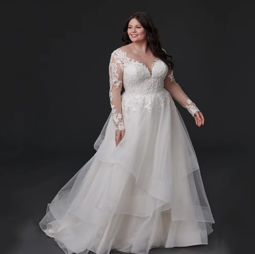 Langarm Curvy Brautkleid Klassisch mit Blumen&nbsp;Spitze