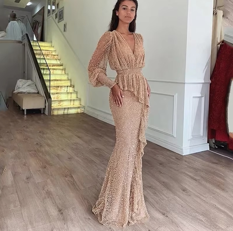 Rüschen Champagne Abendkleid Dafne mit Pailletten und V&nbsp;Ausschnitt