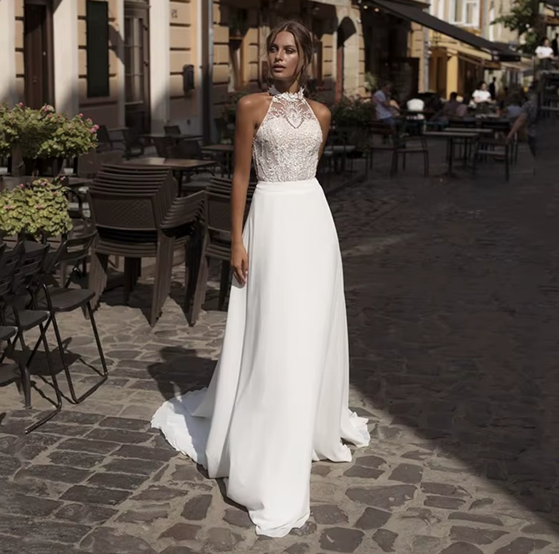 Schlichtes Chiffon Brautkleid Dilara mit Neckholder&nbsp;Träger