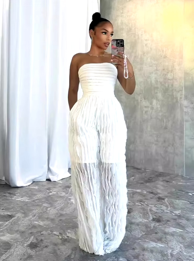 Schulterfreies Einteiler für die Braut in Weiß mit&nbsp;Wellenmuster