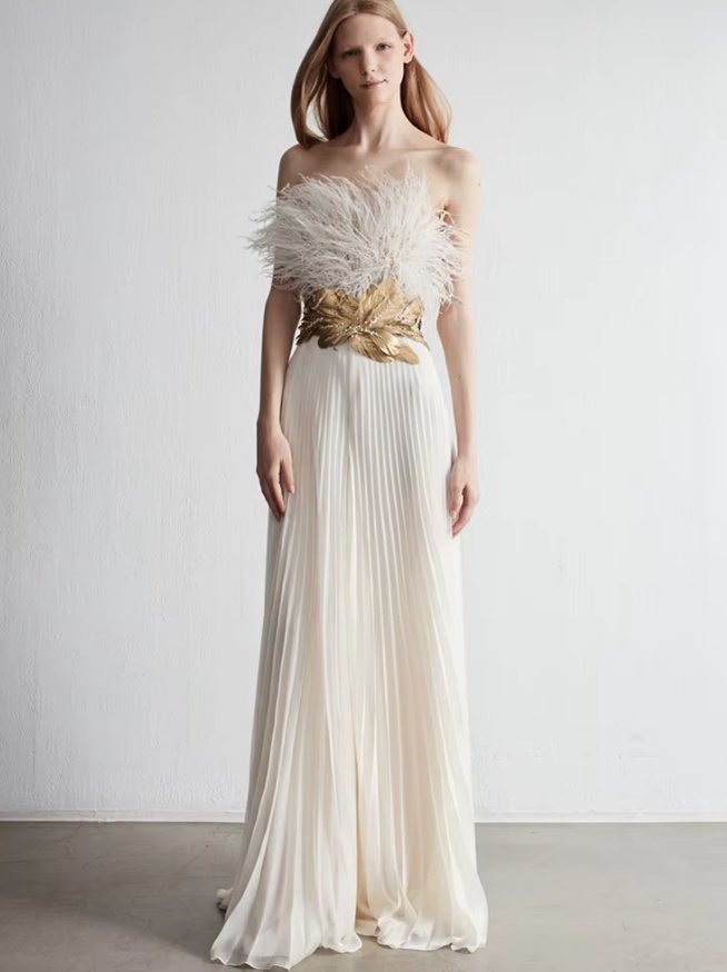 Schulterfreies Standesamtkleid Colette mit Perlen Federn&nbsp;Applikationen