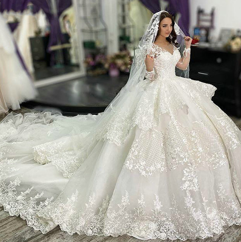Luxus Langarm Ball Linie Prinzessin Brautkleid Eila mit&nbsp;Schleppe