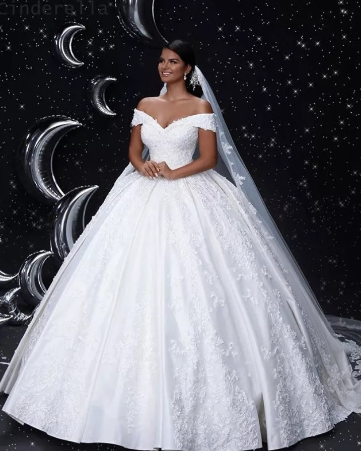 Schulterfreies Ball Linie Brautkleid Aliya Traumhaft&nbsp;Schön