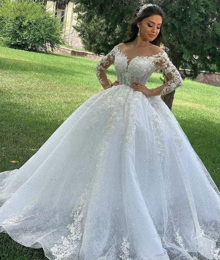 Ball Linie Brautkleid Adele mit Ärmel Blumen und Herz&nbsp;Dekollette