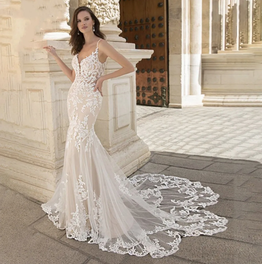 Modernes Meerjungfrau Brautkleid Birklinde mit Spitze und&nbsp;Schleppe