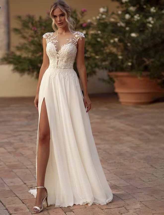 A Linie Brautkleid Abigal mit Cut Out und&nbsp;Blumenspitze