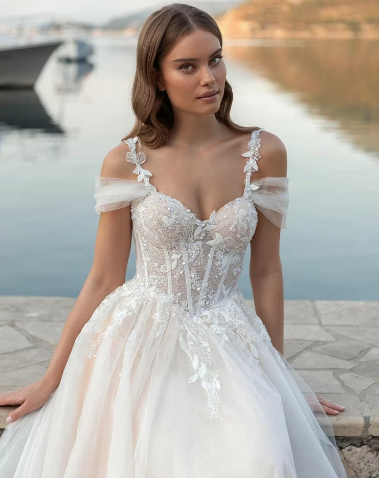 A Linie Luxus Boho Brautkleid Ela mit Lingerie Oberteil Blumen Spitze und&nbsp;Tüll