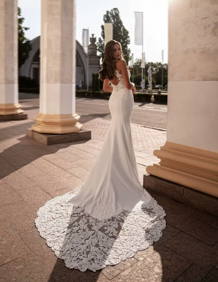 Ärmelloses Fit and Flare Brautkleid Denise mit Spitze und&nbsp;Schleppe