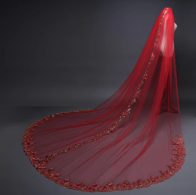 Brautschleier Emmelie 300cm in Rot mit Klassischen&nbsp;Applikationen