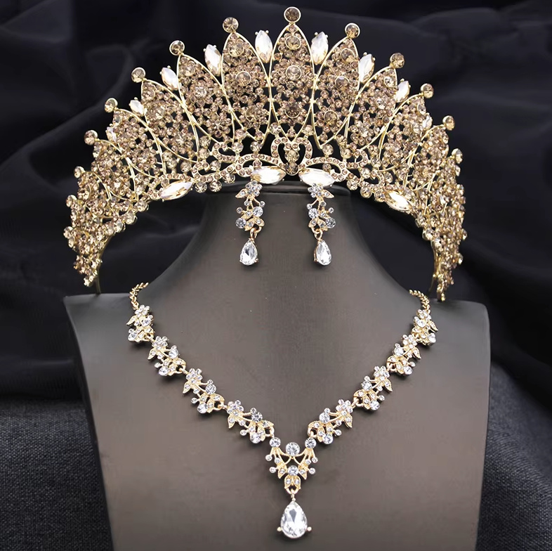Brautschmuck Set Dyrken Tiara Halskette und Ohrringe im Set&nbsp;Gold