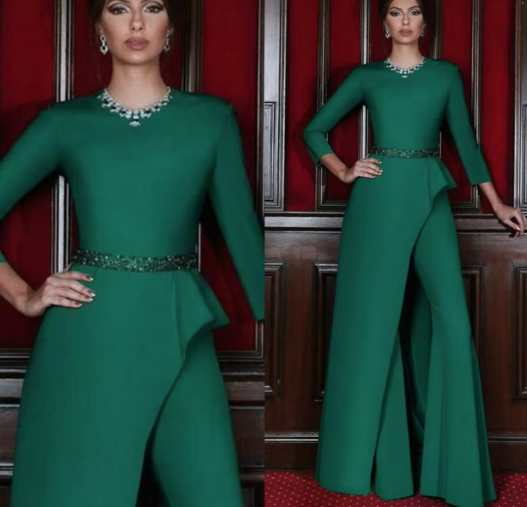 Eleganter Einteiler Jumpsuit für Hochzeitsgäste in&nbsp;Dunkelgrün