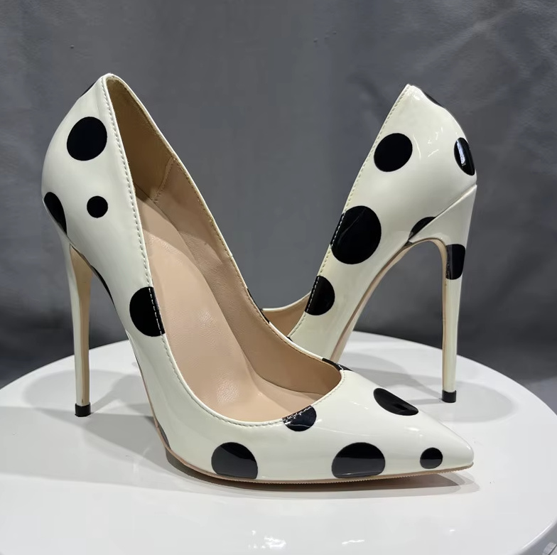 Graffiti High Heels Brautschuhe Emely Online Weiß Schwarz Gepunktet bis Gr&nbsp;44