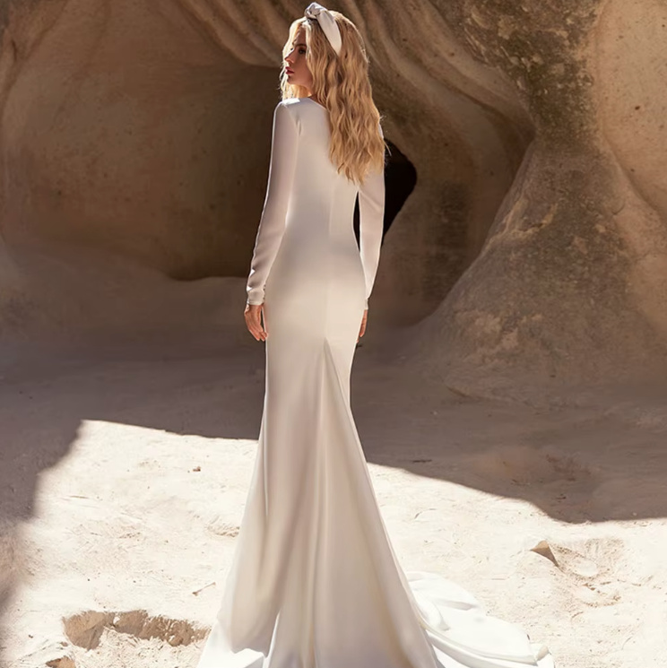 Langarm I Linie Brautkleid Eefje mit Sexy Schlitz und V&nbsp;Ausschnitt