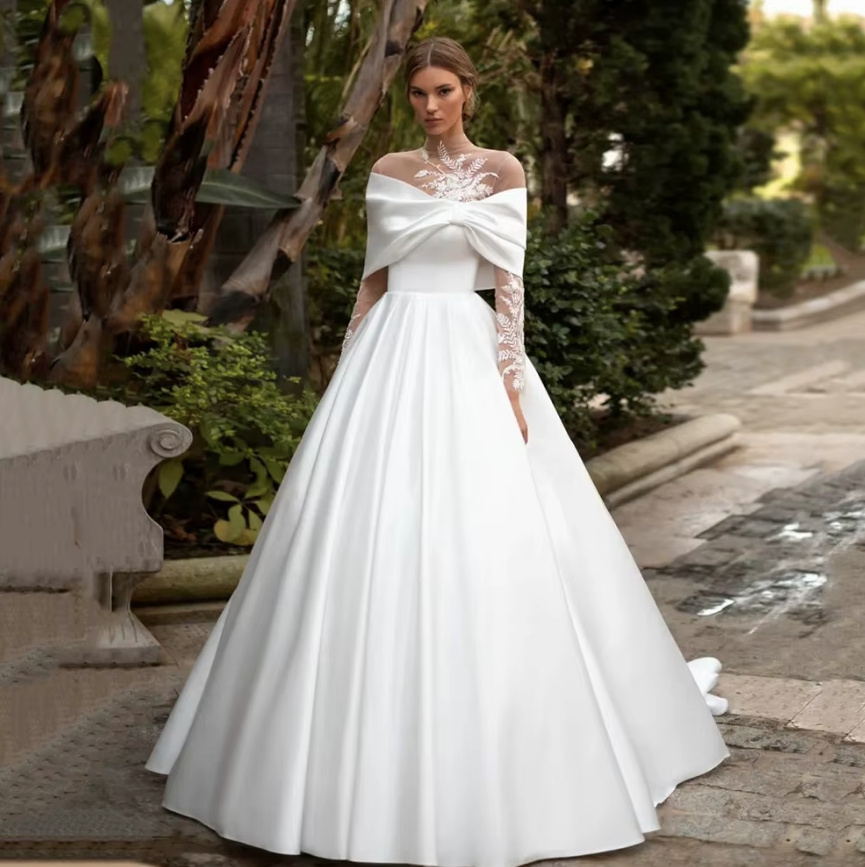 Langarm Satin A Linie Brautkleid Evelyn mit Ärmel aus Spitze und&nbsp;Schleppe