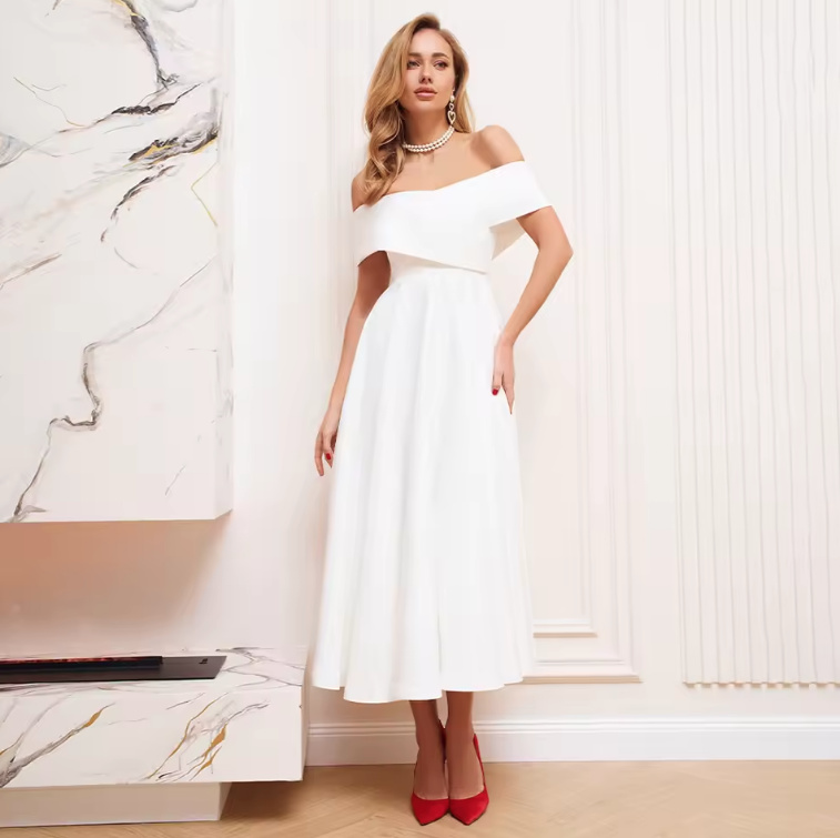 Schulterfreies A Linie Standesamtkleid Ermelina Wadenlang in&nbsp;Weiß