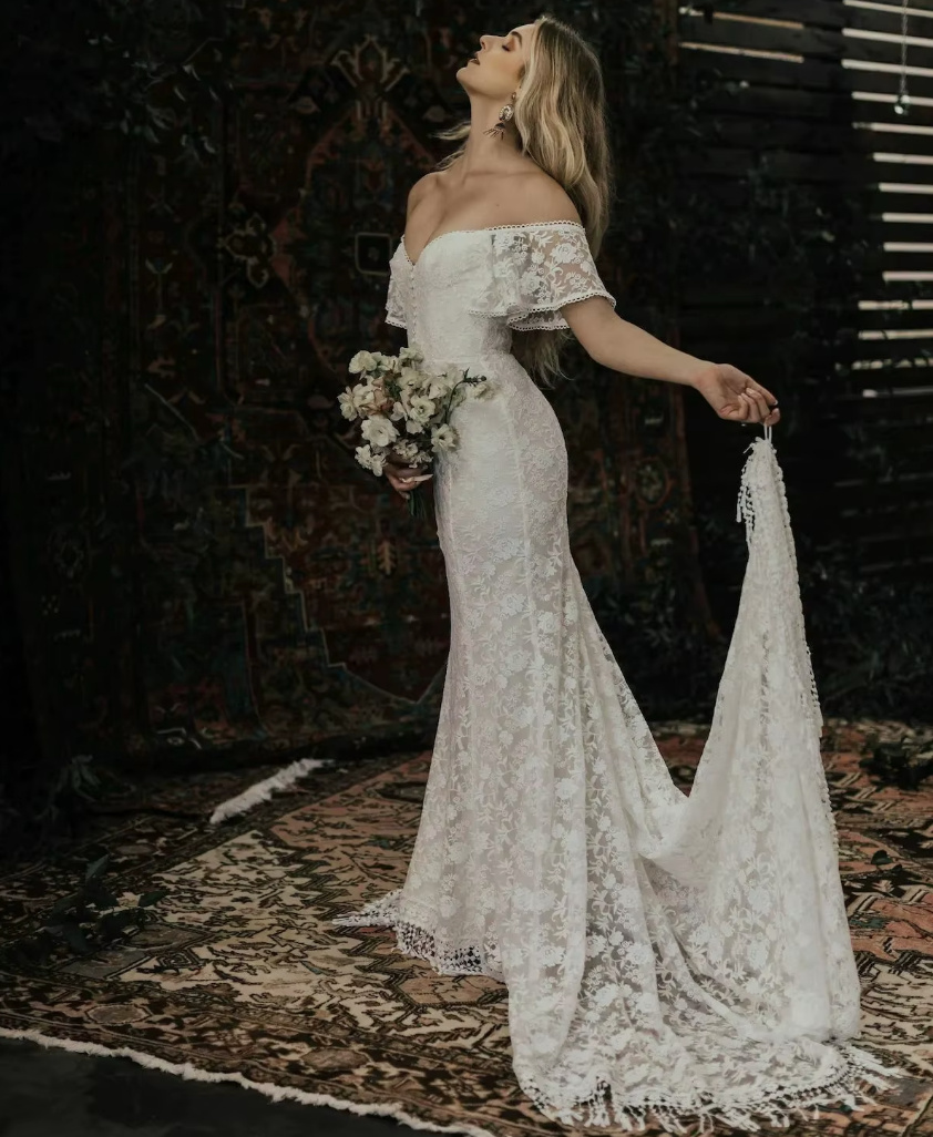 Schulterfreies Meerjungfrau Boho Brautkleid Elmira aus Spitze mit&nbsp;Schleppe