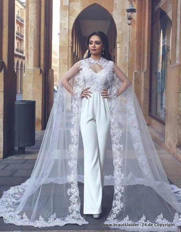 V Ausschnitt Spitzen Overall Jumpsuit für die Braut mit&nbsp;Cape