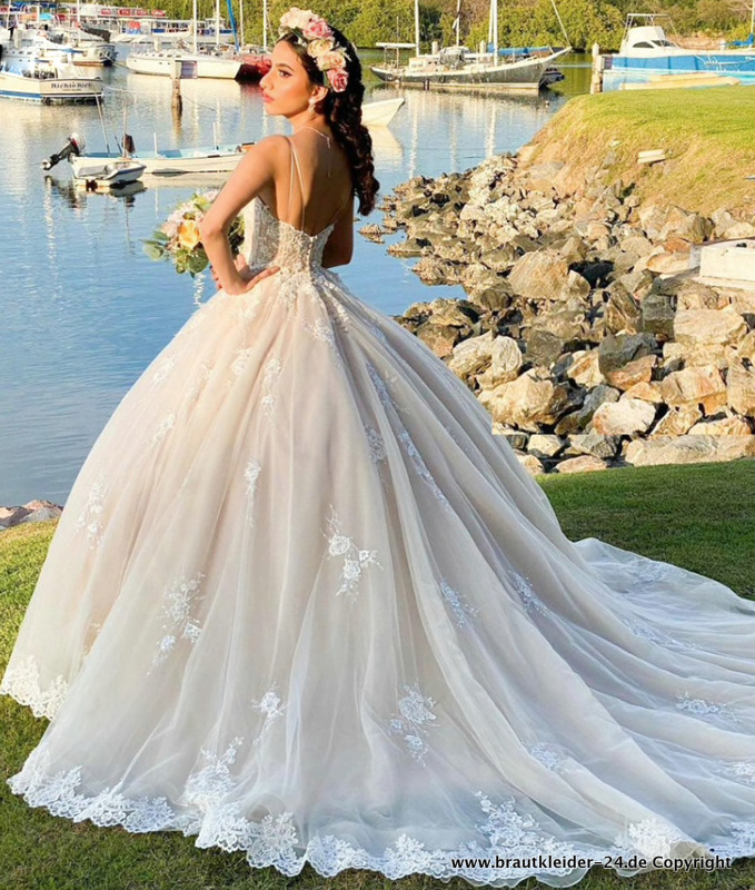 Spaghettiträger Brautkleid Quinceanera Ballkleid mit&nbsp;Stickereien