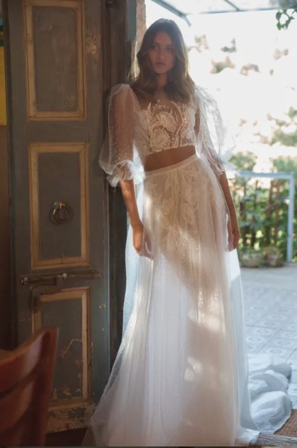 Zweiteiliges Tüll Boho Brautkleid Aline mit Blumen und&nbsp;Schleppe