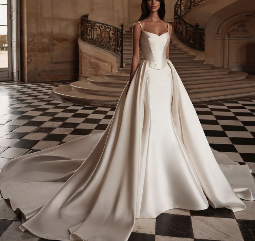 Meerjungfrau Satin Brautkleid Amber miit Spaghettiträger und&nbsp;Schleppe