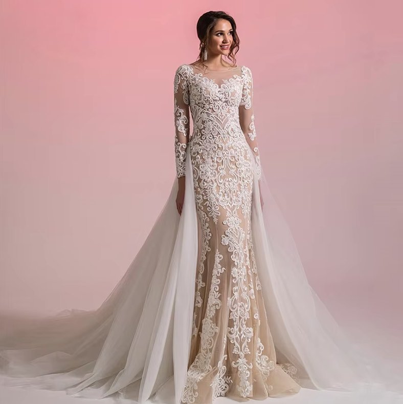 2 in 1 Fit and Flare Brautkleid Bjelle in Champagne mit Spitze Schleppe Abnehmbar