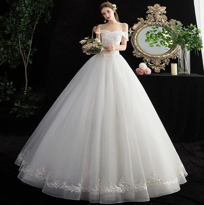 Schulterfreies Ball Linie Brautkleid Birga&nbsp;Bestickt