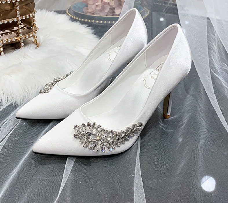 Pumps Brautschuhe Hochzeitsschuhe Désirée in Weiß mit Kristall&nbsp;Applikationen