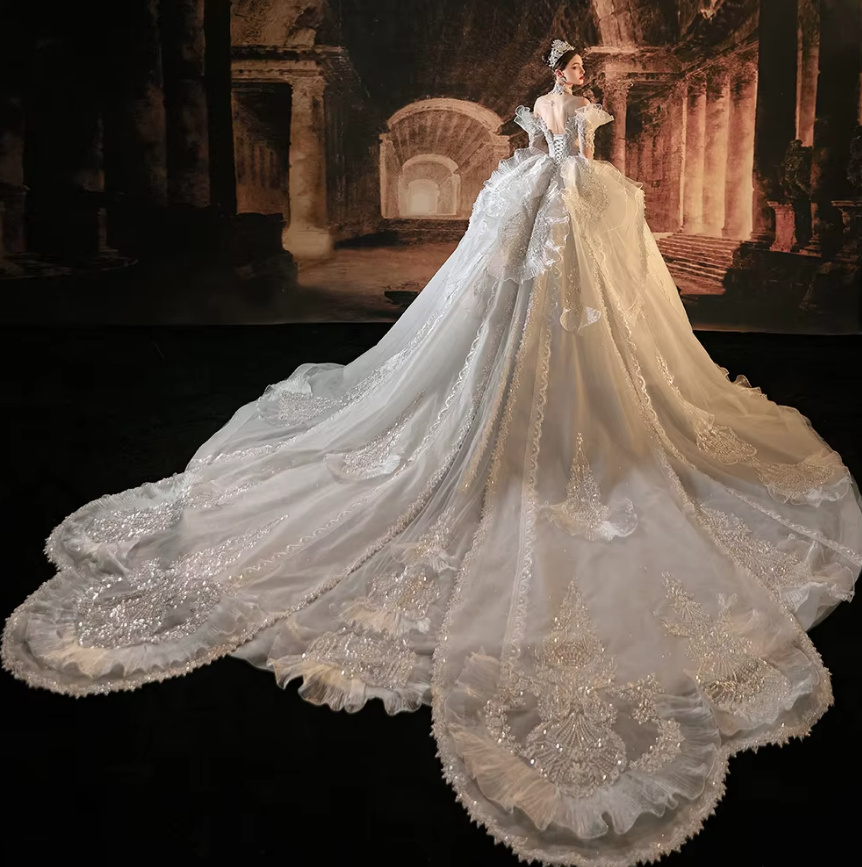 Schulterfreies Luxus Brautkleid Blanca mit Perlen Schleppe Pailletten Rüschen&nbsp;Applikationen