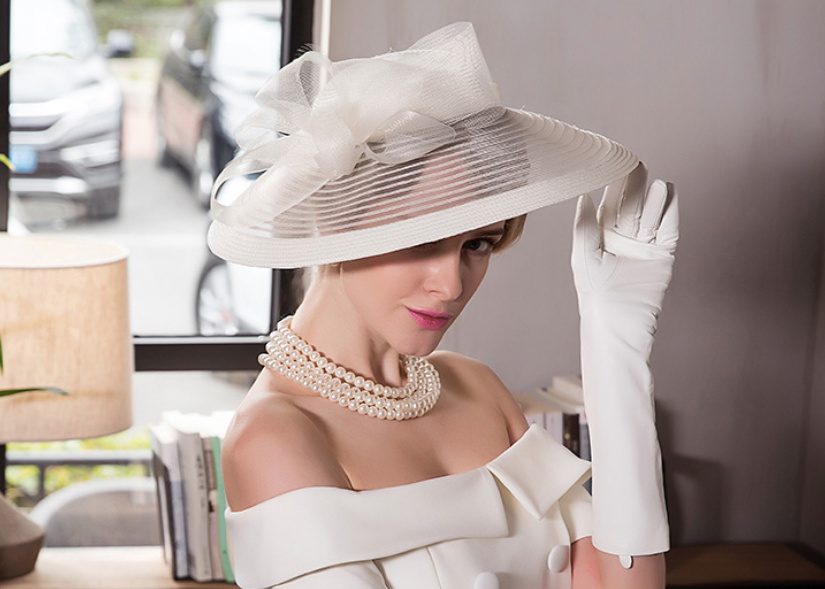 Vintage Style Brauthut Elegant in weiß mit&nbsp;Schleife