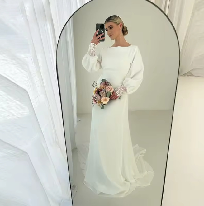 A Linie Clean Chic Brautkleid Fabia mit Ärmeln und&nbsp;Schleppe