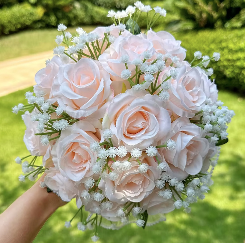 Braut Blumenstrauß Evita Rund in Ivory mit&nbsp;Rosen