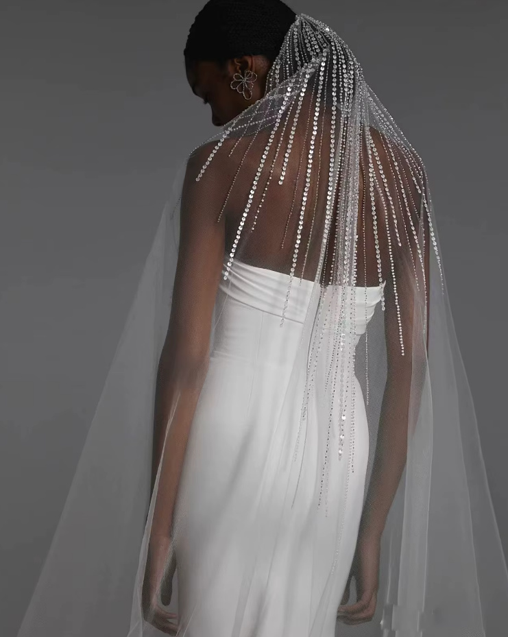 Brautschleier Finnja mit Pailletten&nbsp;Applikation