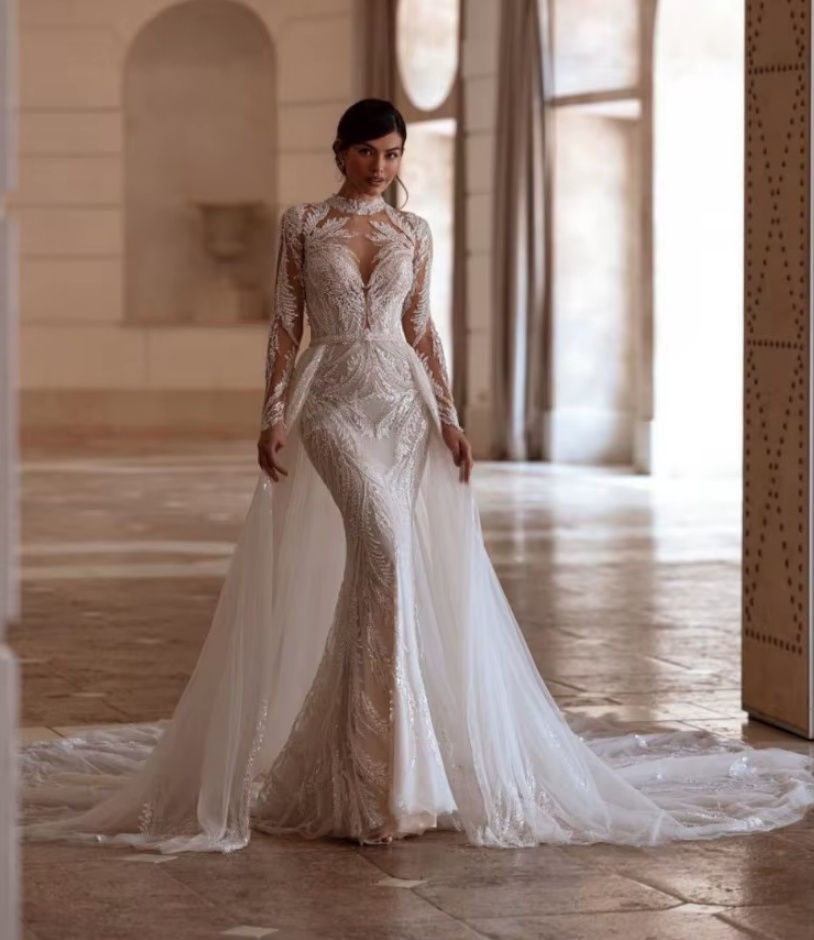 Fit and Flare Brautkleid Dorisa mit Ärmeln aus Spitze Pailletten Stickereien Schleppe&nbsp;Abnehmbar