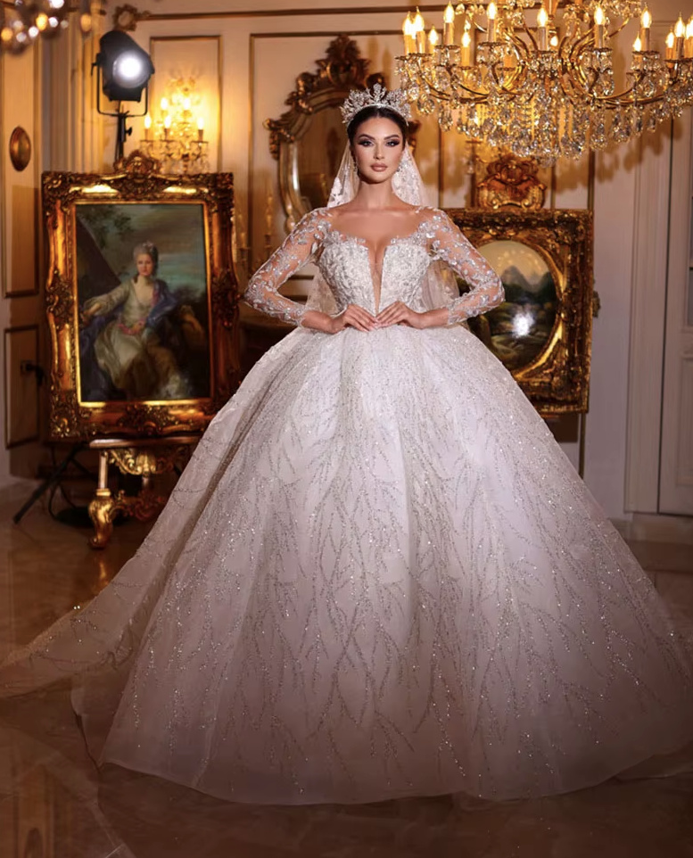 Glitzer Prinzessin Brautkleid Chloé mit Ärmeln aus Spitze Schleppe und Sexy V Ausschnitt