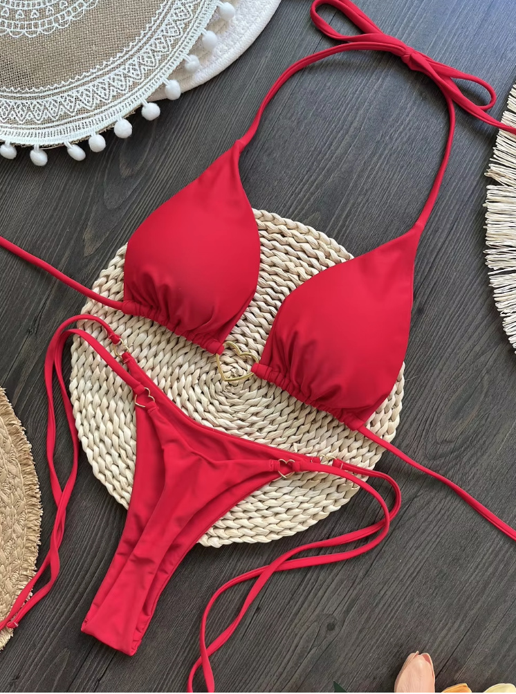Halterneck Tanga Bikini Weerta mit Herzchen in&nbsp;Rot